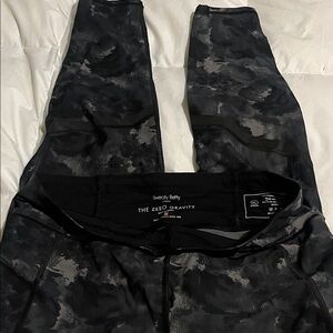 Sweaty Betty Dark Camo Patterned Leggings